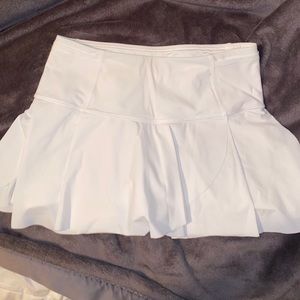 Lululemon white skirt Size 4